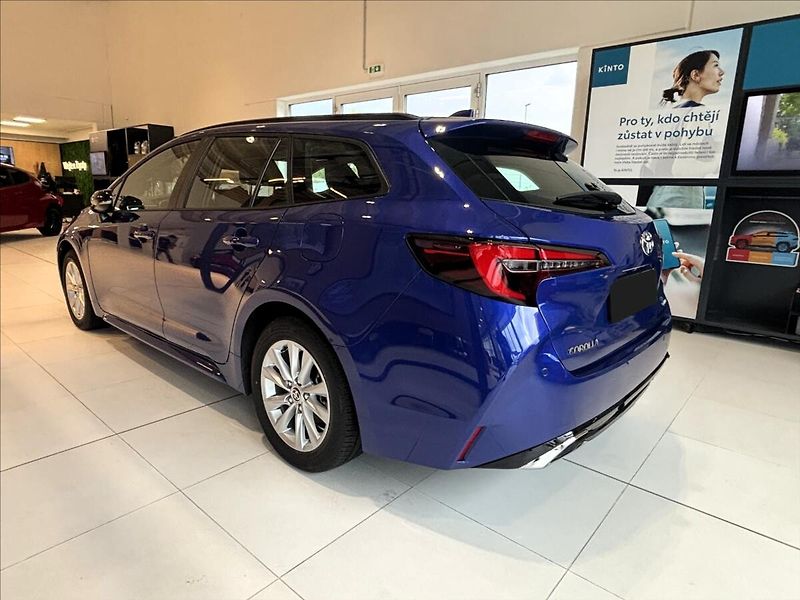 Toyota Corolla 1,8   TS Comfort Tech HEV - fotka 3 z 7