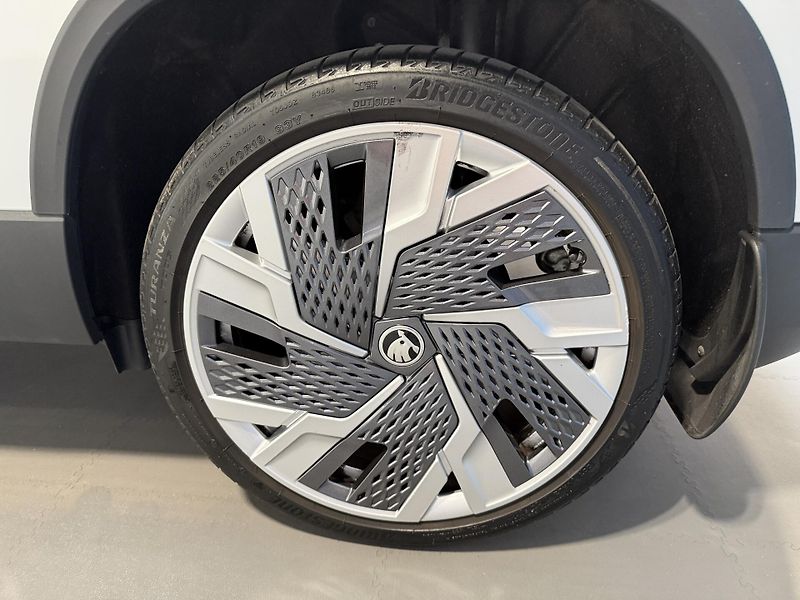 Škoda Karoq 1.5 TSI 110kW Style Exclusive - fotka 15 z 15