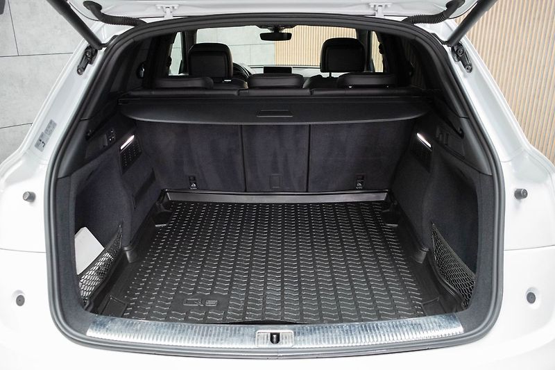 Audi SQ5 3.0 TDI *AIR*WEBASTO*TAŽNÉ*DPH - fotka 39 z 41