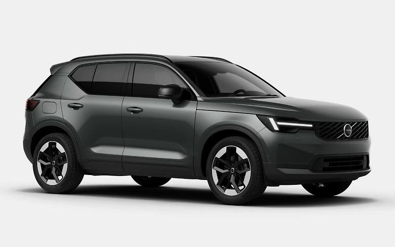 Volvo XC40 (2026) B3 AUT DARK PLUS - fotka 8 z 14