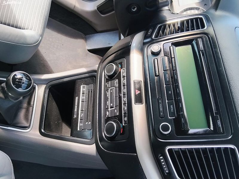 Seat Alhambra (2011) - fotka 26 z 28