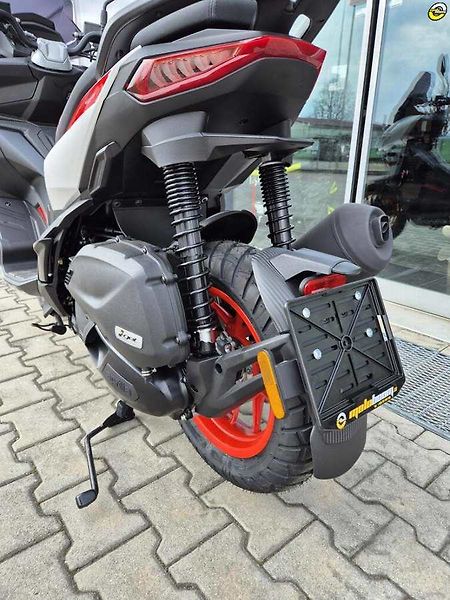 Aprilia SR GT 125 (2026) SPORT - AKČNÍ CENA - fotka 15 z 62