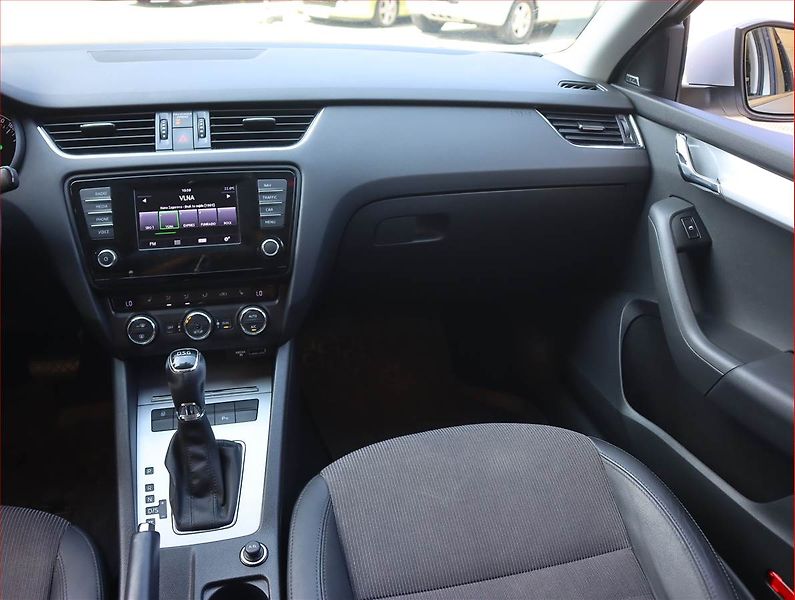 Škoda Octavia (2015) 1.4 TSI, Automat, Kůže, Navi - fotka 8 z 20
