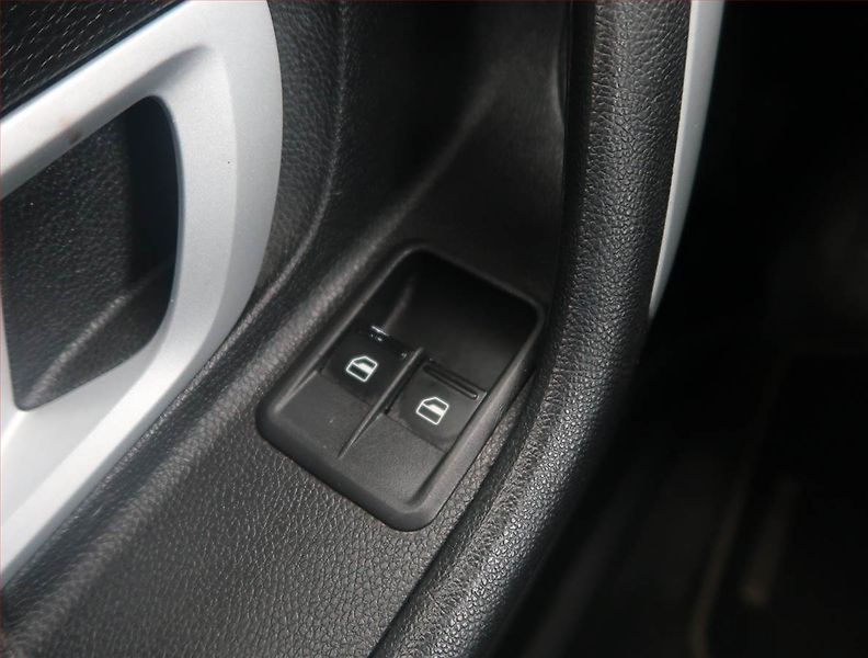 Škoda Fabia (2008) 1.4 16V, po STK, udržované - fotka 14 z 14