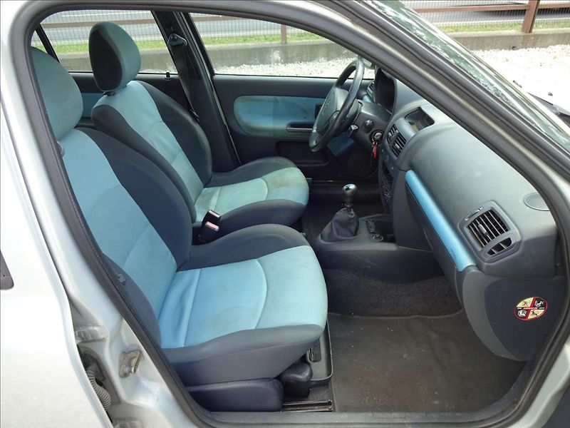 Renault Clio 1,2i - fotka 25 z 32