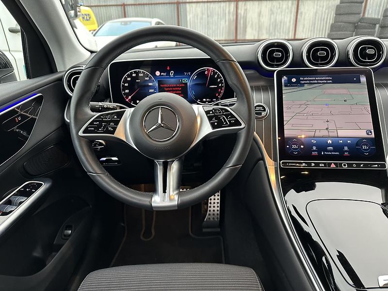 Mercedes-Benz GLC (2023) 300de 4MATIC - fotka 14 z 27