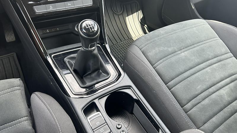 Volkswagen Touran (2018) 1,4TSI 110KW 7MÍST TOP!!!!! - fotka 14 z 19