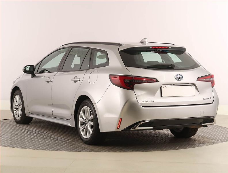 Toyota Corolla (2023) 1.8 Hybrid, digi klima - fotka 4 z 22