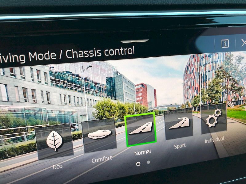 Škoda Superb (2022) COM iV L K TS 115/1.4 A6F - fotka 28 z 28
