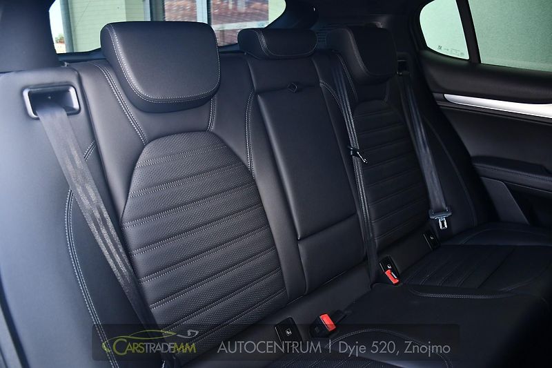 Alfa Romeo Stelvio 2.2D 154kW VELOCE AT8 Q4 - fotka 19 z 51