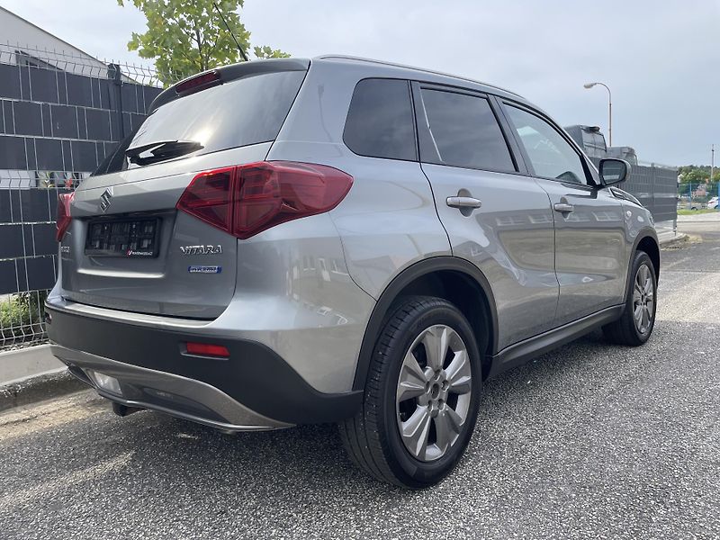 Suzuki Vitara (2021) 1.4 BoosterJet Hybrid - fotka 33 z 33