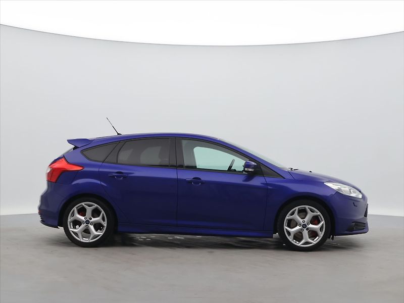 Ford Focus 2,0 EB 184kW ST Aut.klima - fotka 8 z 34