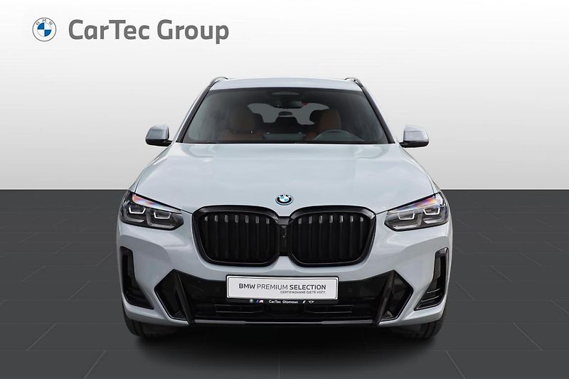 BMW X3 xDrive30e - fotka 2 z 17