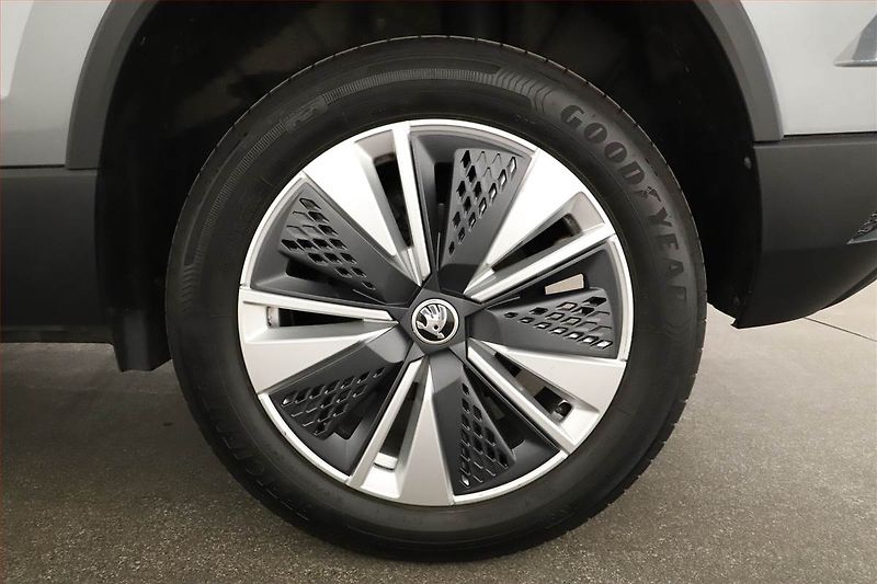 Škoda Karoq (2024) Style 2.0 TDI - fotka 11 z 15