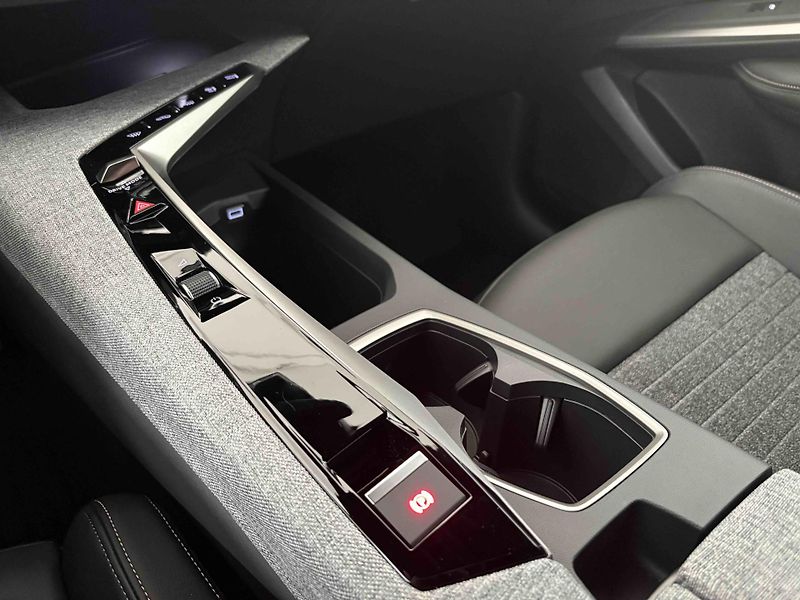 Peugeot 3008 (2025) Allure Hybrid 145 e-DCS6 - fotka 20 z 48
