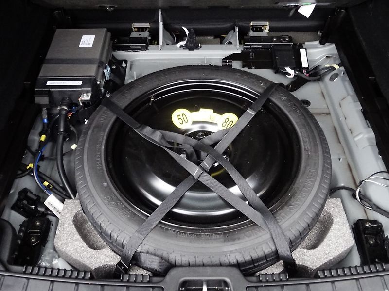 Volvo XC60 B4 145kW AWD LED Mild-Hybrid - fotka 27 z 33