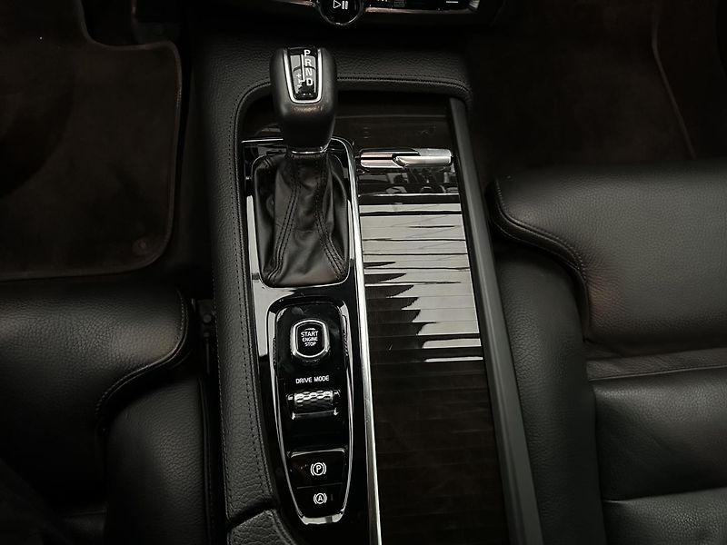 Volvo S90 2.0 T6 4x4 Inscription - fotka 28 z 30