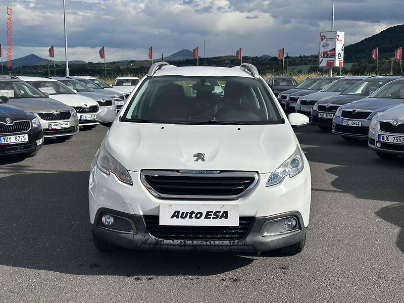 Peugeot 2008 (2026) 1.2, 1.maj,ČR, Business, AT - fotka 2 z 15