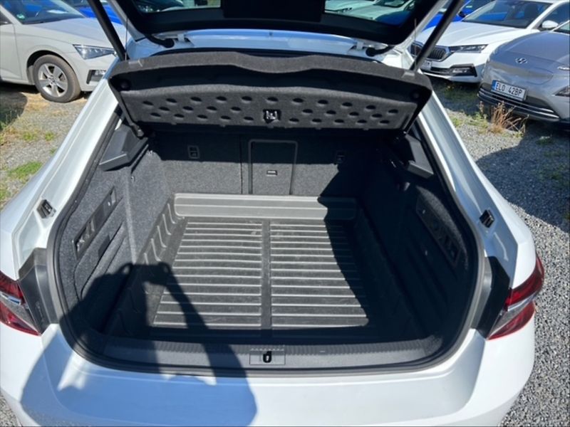 Škoda Superb 2,0 TSI 206 Style 4x4 AT - fotka 6 z 11