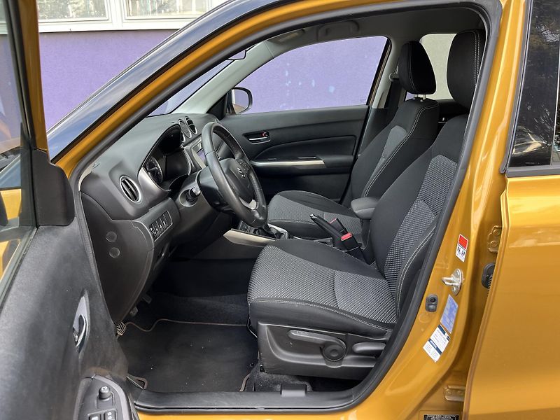 Suzuki Vitara 1,4 BoosterJet Elegance/servis - fotka 10 z 34