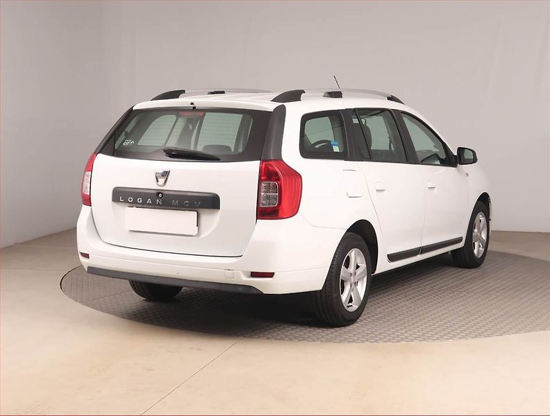 Dacia Logan (2019) 1.0 SCe, Navi, Tempomat - fotka 5 z 15