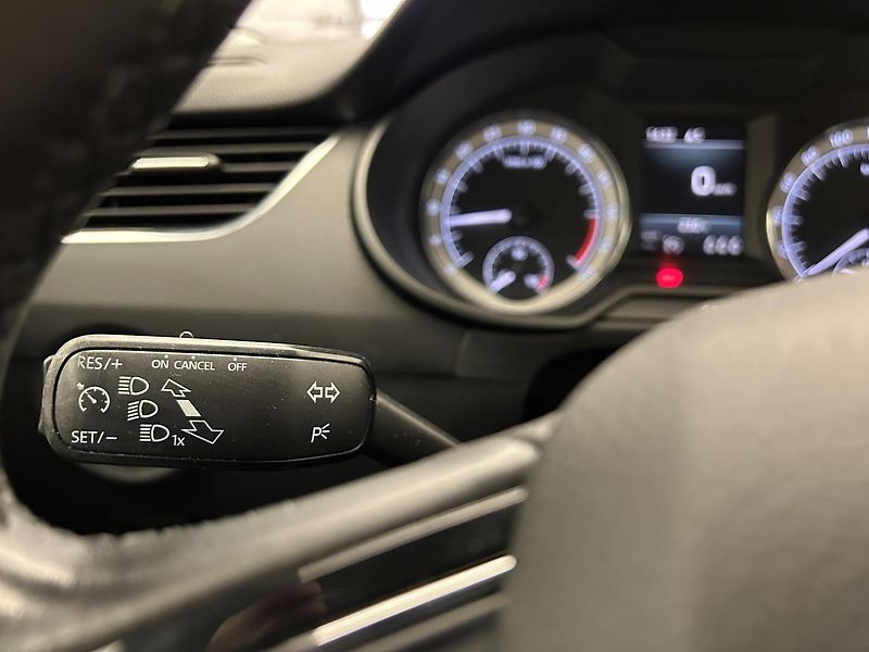 Škoda Octavia 2.0 TDI Style Plus - fotka 9 z 26