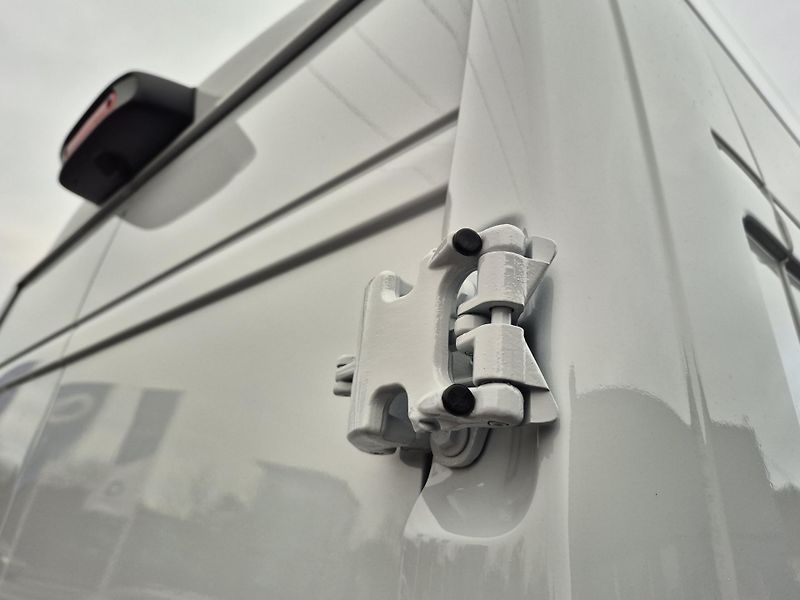 Peugeot Boxer (2026) 4350 L4H2 BlueHDi 180k S&S MAN - fotka 6 z 20