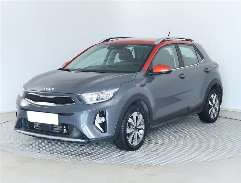 Kia Stonic (2023) Exclusive 1.0 T-GDI, EXCLUSIVE - fotka 2 z 17
