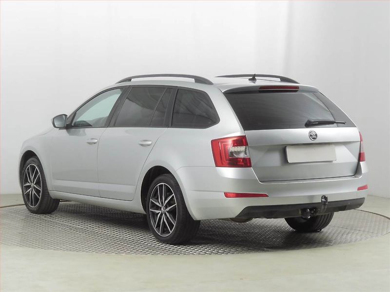 Škoda Octavia (2014) Ambition 2.0 TDI, Navi - fotka 4 z 17