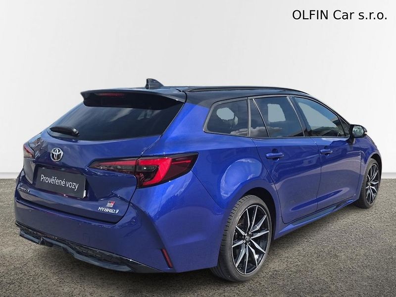 Toyota Corolla TS 1,8 HEV GR Sport Dynamic - fotka 2 z 27