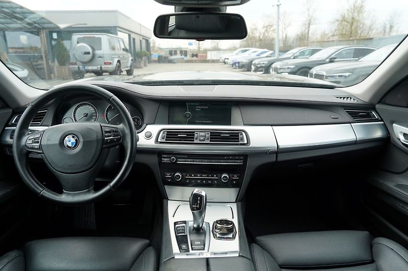 BMW Řada 7 730d  NEPOJÍZDNÉ, - fotka 26 z 45