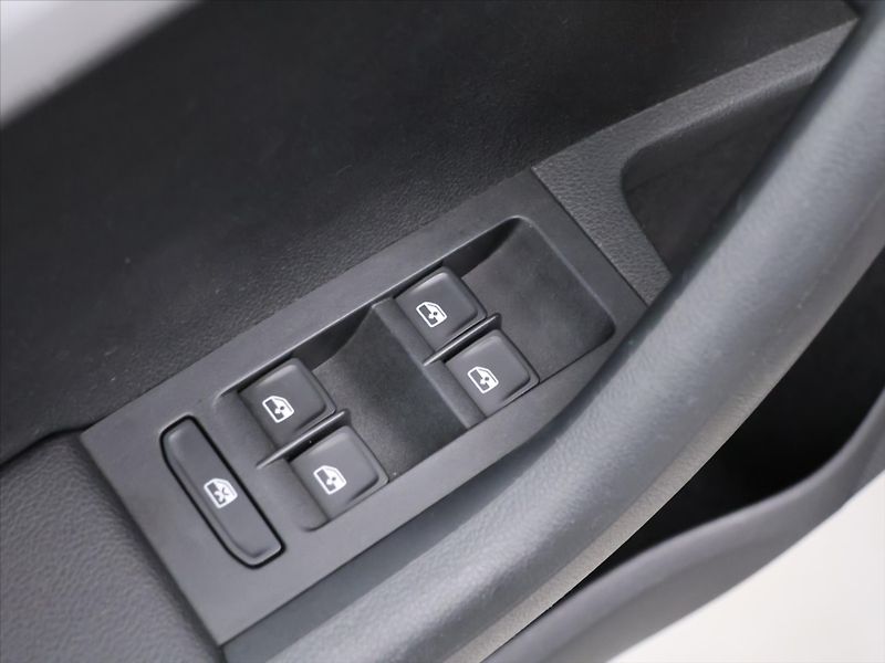 Škoda Octavia 2,0 TDI 110kW CZ Style Kessy - fotka 15 z 30