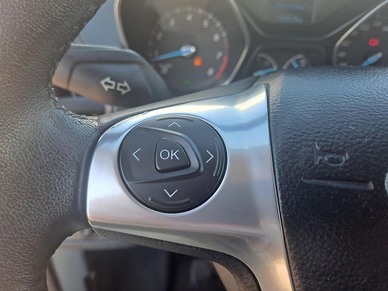 Ford C-MAX (2011) 1.6 77 KW, SERVISKA,PĚKNÝ STAV - fotka 24 z 33