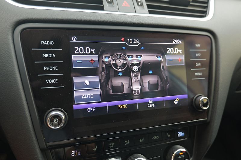 Škoda Octavia 2.0 TDI DSG Kamera Style+ - fotka 26 z 35