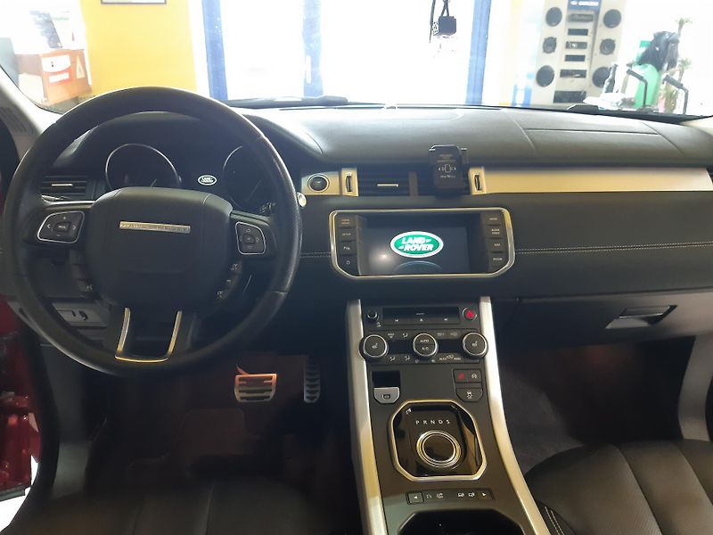 Land Rover Range Rover Evoque 2.2 TD4 NAVI 1.majitel - fotka 9 z 29
