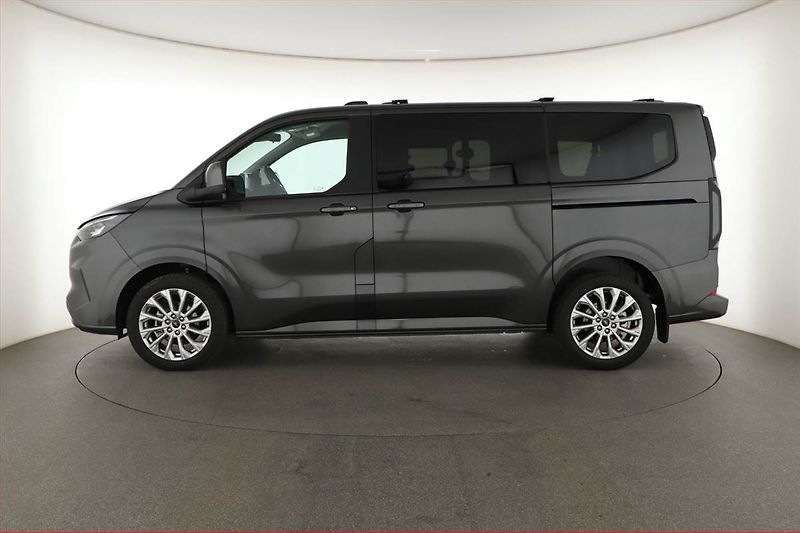 Ford Tourneo Custom (2025) 2.0 EcoBlue - fotka 3 z 23