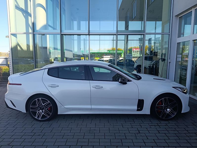 Kia Stinger (2021) 3.3. 269KW čr 1. Majitel - fotka 4 z 15