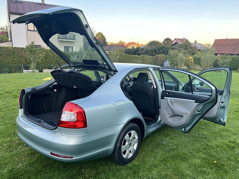 Škoda Octavia 1.6TDI 77KW,DIGIKLIMA,WEBASTO - fotka 29 z 45