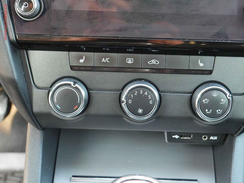 Škoda Octavia (2017) 1.6 TDi, ČR, AC, TZ - fotka 15 z 20