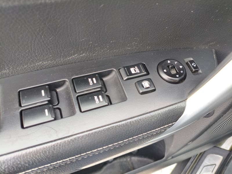 Kia Sorento (2011) 2,2 CRDI Sport 4x4 145Kw - fotka 24 z 28