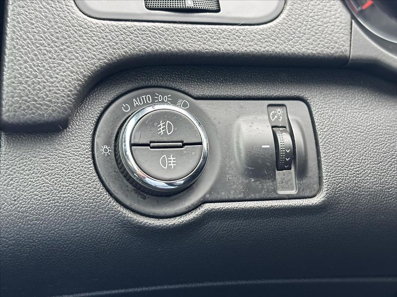 Opel Insignia 2,0 CDTi 125kW 4x4 NAVI KAMERA - fotka 35 z 44