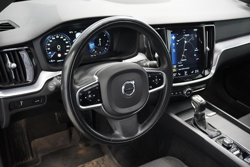 Volvo V60  CROSS COUNTRY D4 POLESTAR 4X4 - fotka 16 z 30