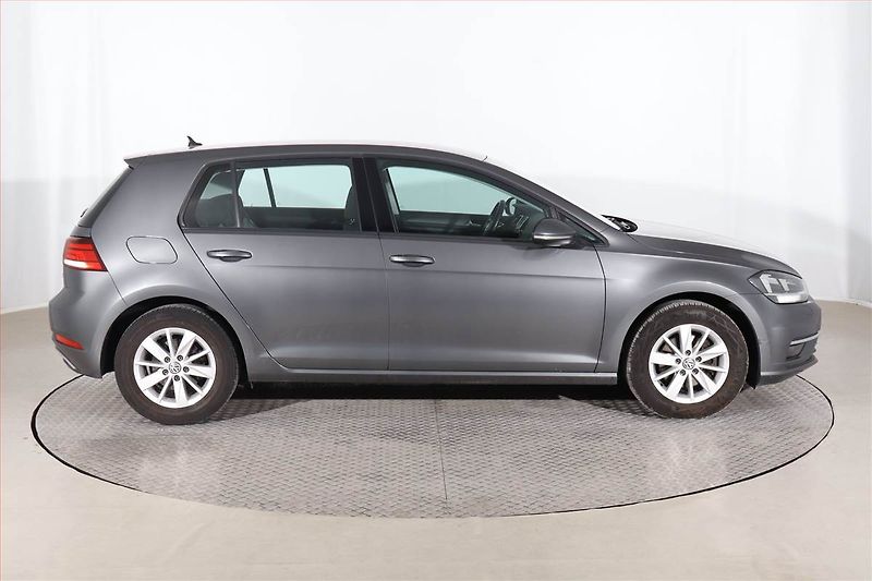 Volkswagen Golf (2017) 1.4 TSI, Serv.kniha, Tempomat - fotka 6 z 23