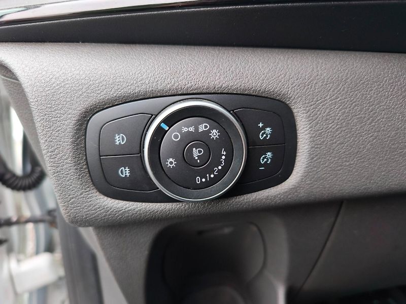 Ford Tourneo Custom (2020) 2.0 TDCi , ČR, tažné, 1. maj. - fotka 14 z 29