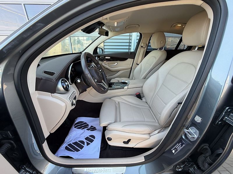 Mercedes-Benz GLC 220d 4MATIC - fotka 15 z 38