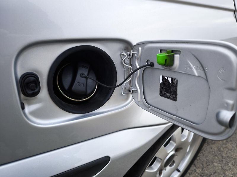 BMW Řada 3 320iAUTOMAT 6VÁLCŮ*BEZ KOROZE* - fotka 16 z 87