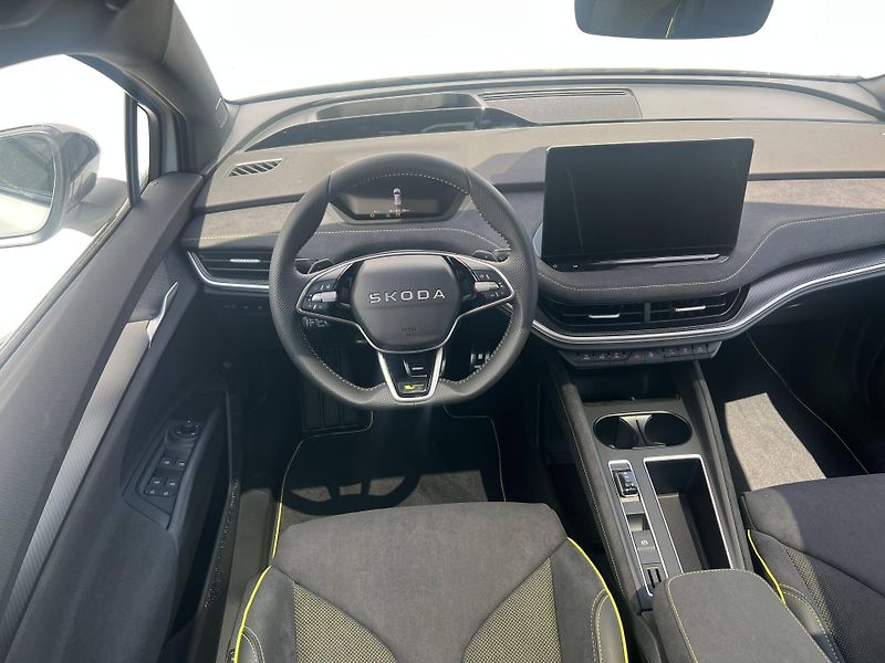 Škoda Enyaq (2025) RS 4x4 84kWh - fotka 4 z 6