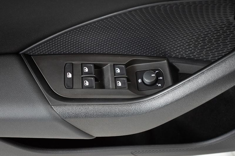 Škoda Octavia 2.0 TDI 110kW AMBITION+*ČR 1.M - fotka 14 z 37