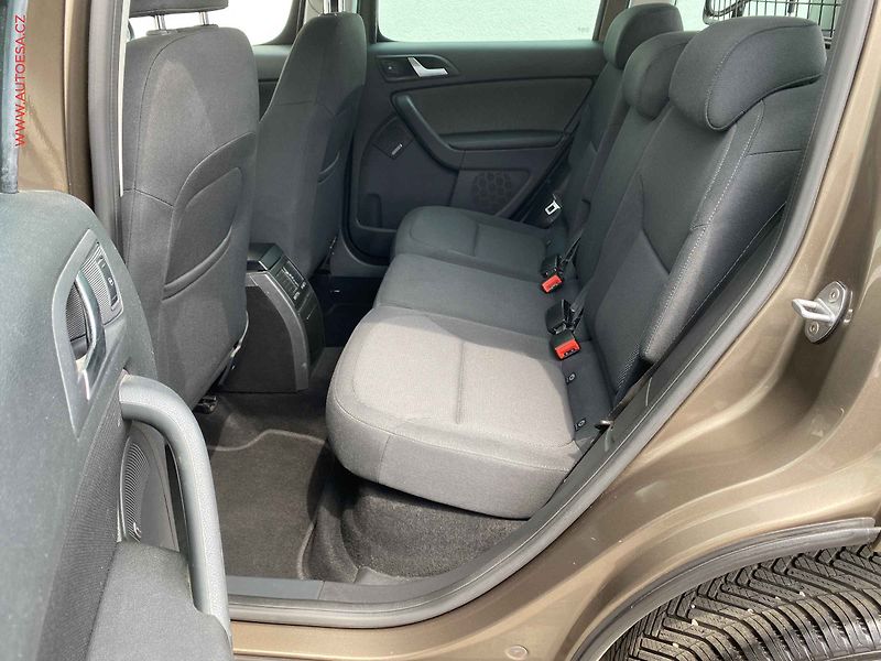 Škoda Yeti (2012) 1.4 TSi, Ambition, navi - fotka 10 z 17