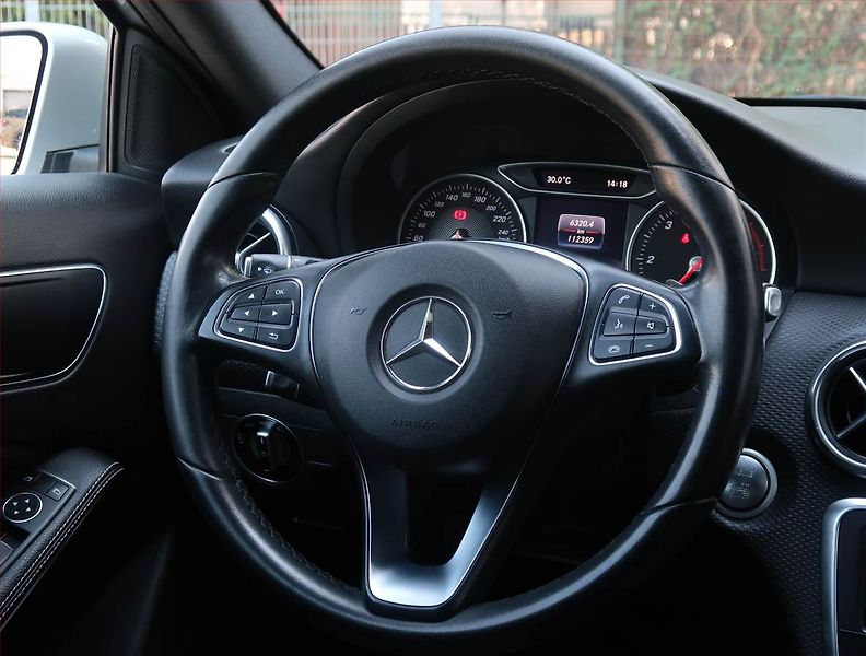 Mercedes-Benz Třídy A (2017) Classic A 180 d, Automat, Kůže - fotka 16 z 18